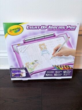 NIB Crayola Light Up Tracing Pad